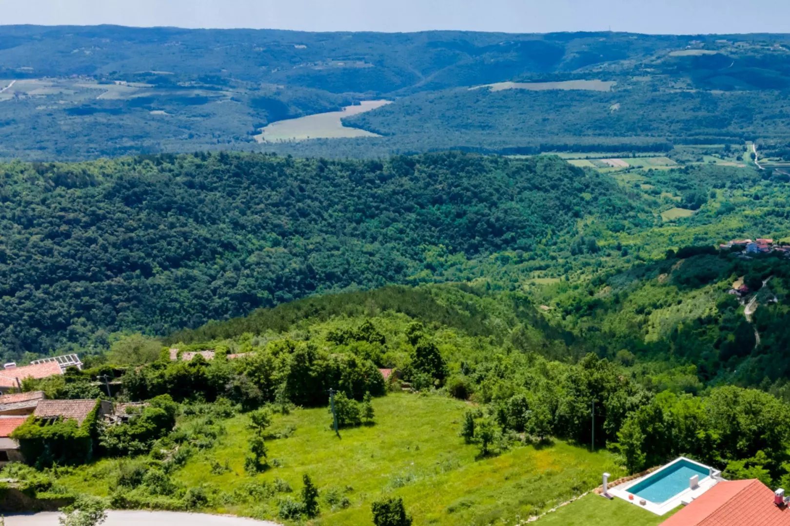 Land In Oprtalj, Croatia (3.042 M²)
