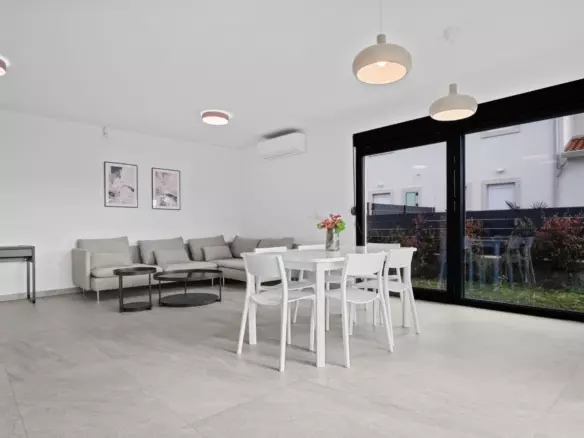 5-bedroom Apartment In Poreč, Croatia (174,8 M²)