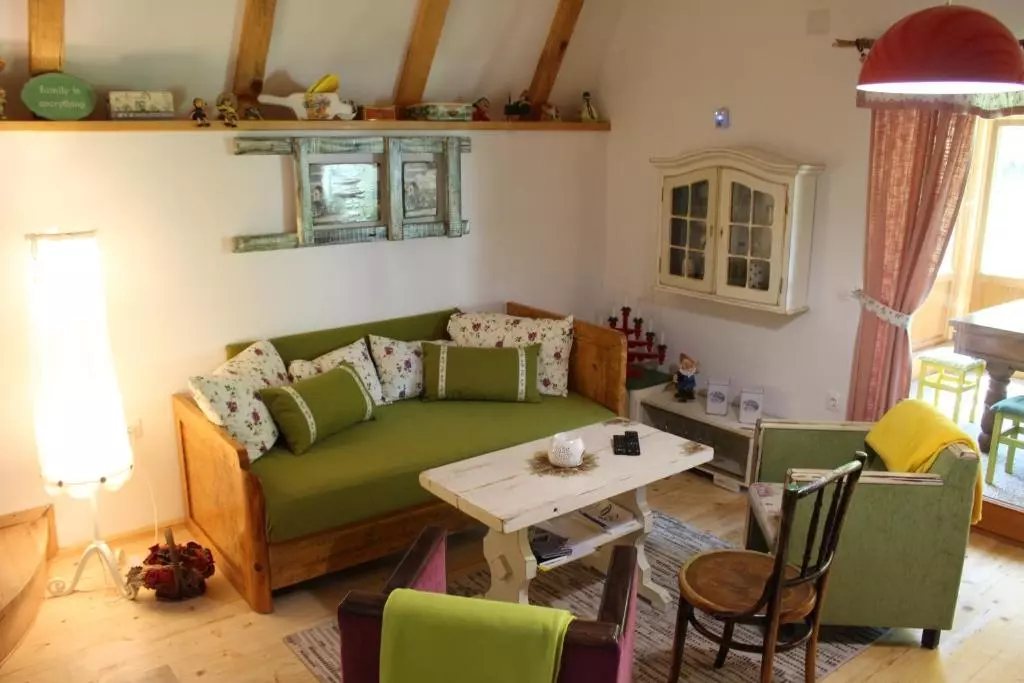 8-bedroom Detached House In Jasenak, Croatia (320 M²)