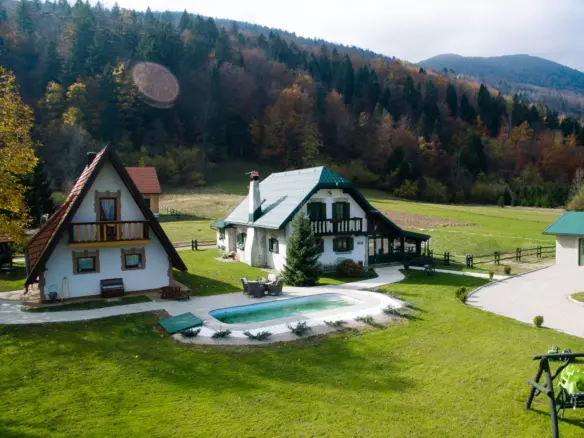 8-bedroom Detached House In Jasenak, Croatia (320 M²)