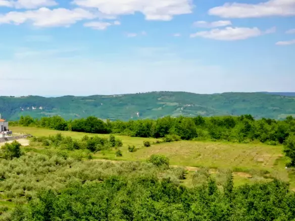 Land In Vižinada, Croatia (1.812 M²)