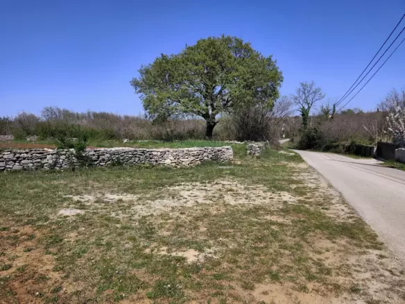 Land In Marčana, Croatia (4.992 M²)