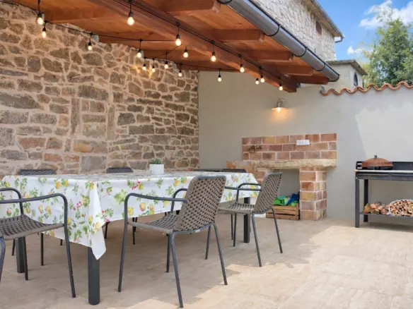 2-bedroom Detached House In Kaštelir, Croatia (120 M²)