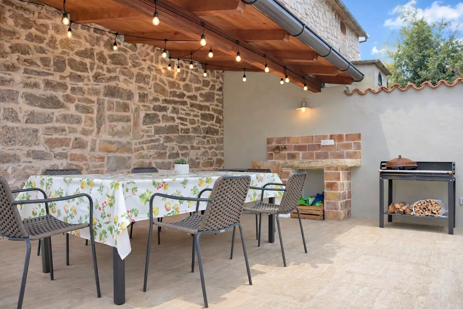 2-bedroom Detached House In Kaštelir, Croatia (120 M²)