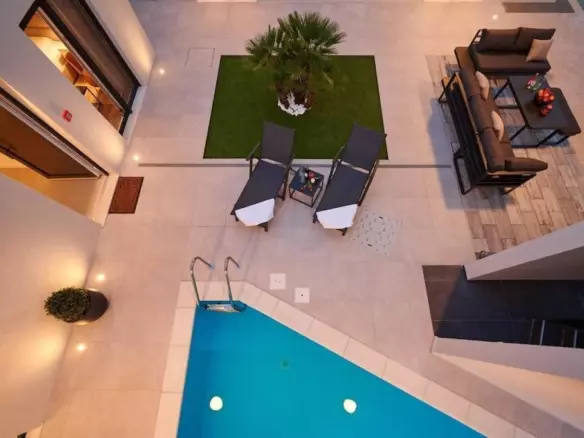 6-bedroom Detached House In Omiš, Croatia (250 M²)