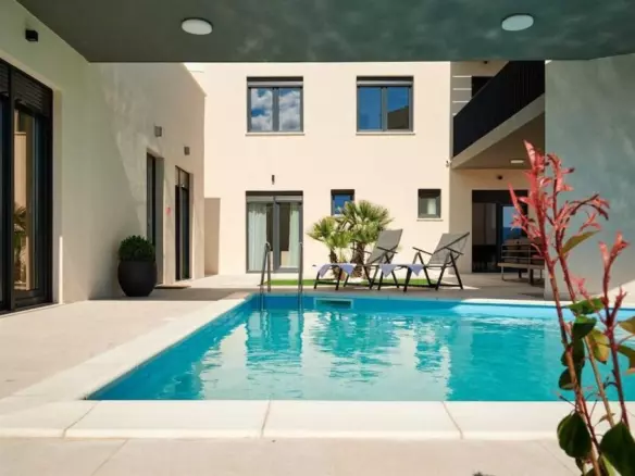 6-bedroom Detached House In Omiš, Croatia (250 M²)