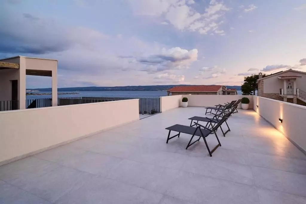 6-bedroom Detached House In Omiš, Croatia (250 M²)