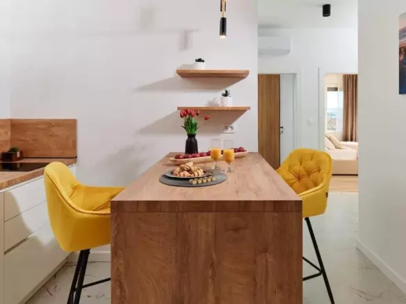 6-bedroom Detached House In Omiš, Croatia (250 M²)