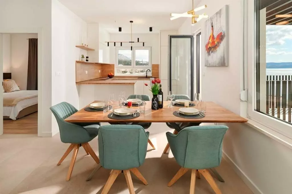 6-bedroom Detached House In Omiš, Croatia (250 M²)