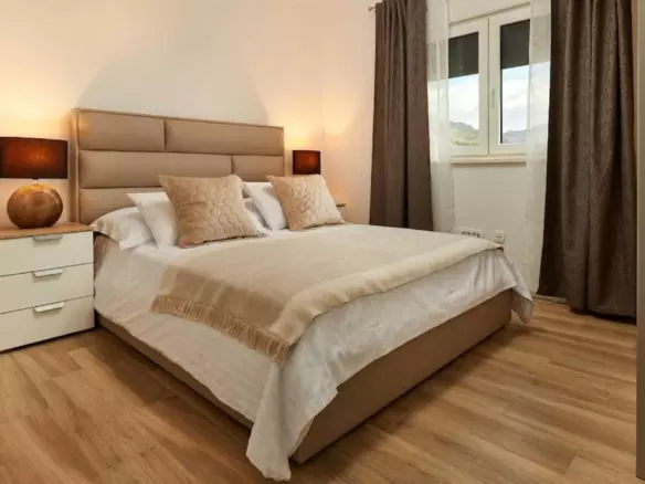 6-bedroom Detached House In Omiš, Croatia (250 M²)