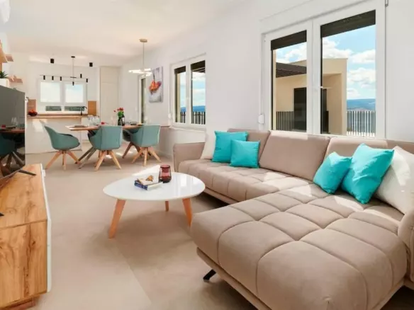 6-bedroom Detached House In Omiš, Croatia (250 M²)