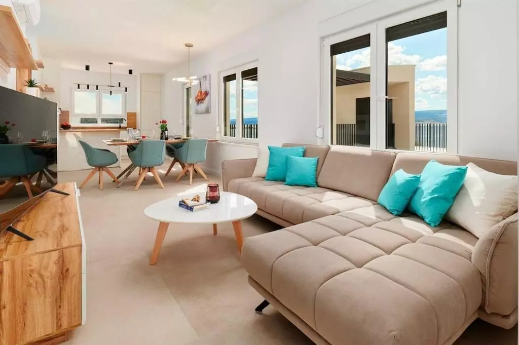 6-bedroom Detached House In Omiš, Croatia (250 M²)