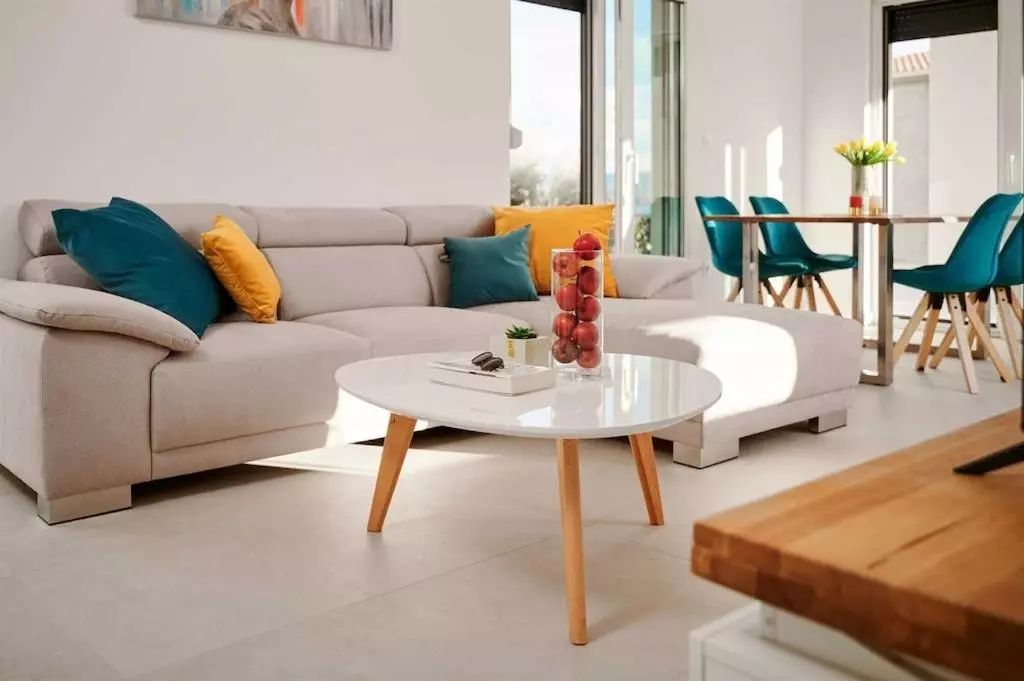 6-bedroom Detached House In Omiš, Croatia (250 M²)