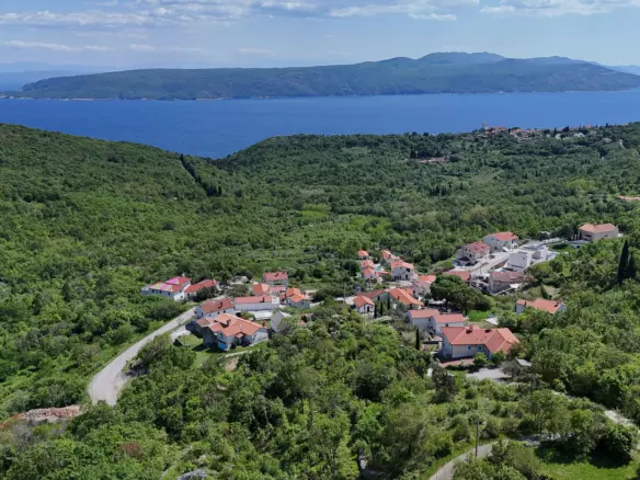Land In Brseč, Croatia (1.173 M²)