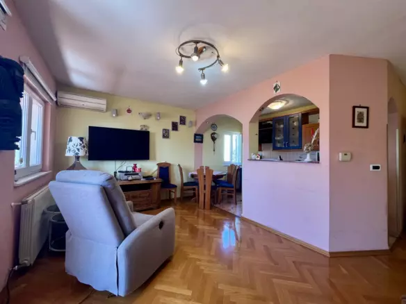 2-bedroom Apartment In Drenova, Croatia (65 M²)
