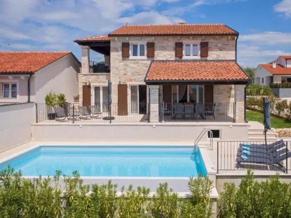 4-bedroom Detached House In Sveti Lovreč, Croatia (355 M²)