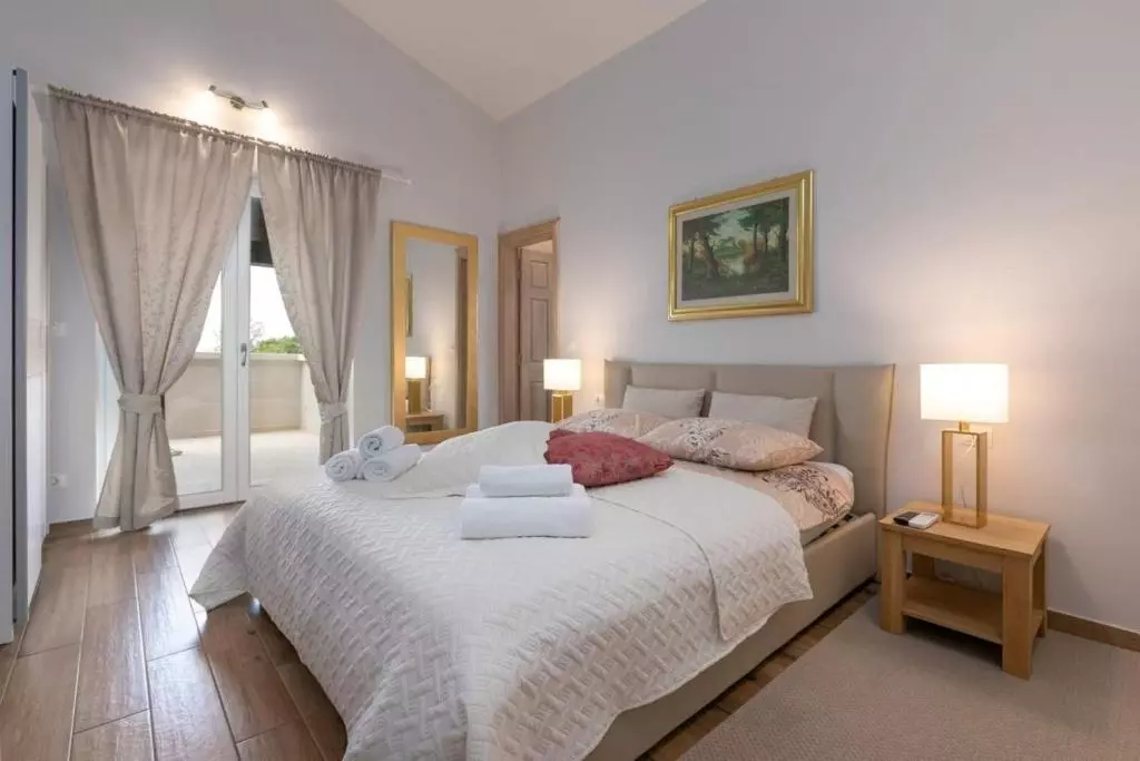 4-bedroom Detached House In Sveti Lovreč, Croatia (355 M²)