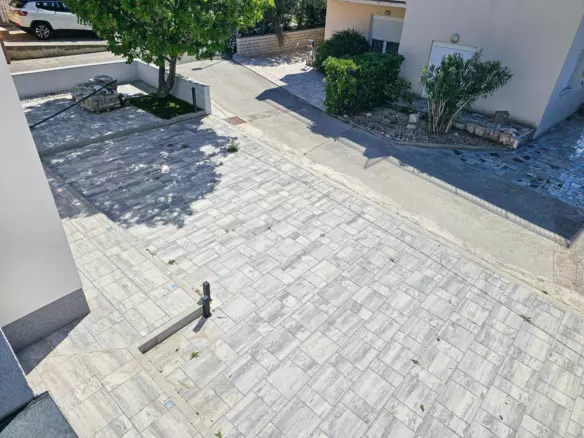 2-bedroom Apartment In Barbat Na Rabu, Croatia (81,88 M²)