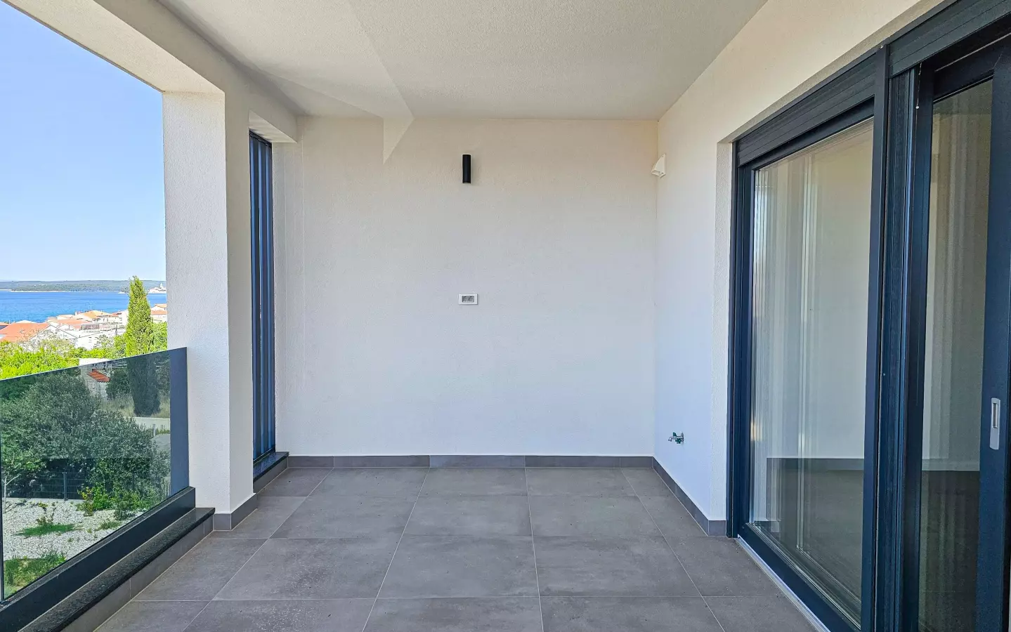 2-bedroom Apartment In Barbat Na Rabu, Croatia (81,88 M²)