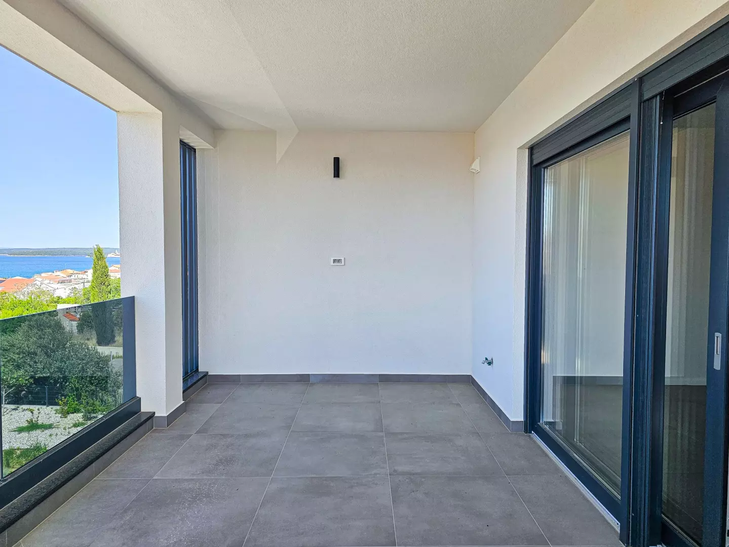 2-bedroom Apartment In Barbat Na Rabu, Croatia (81,88 M²)