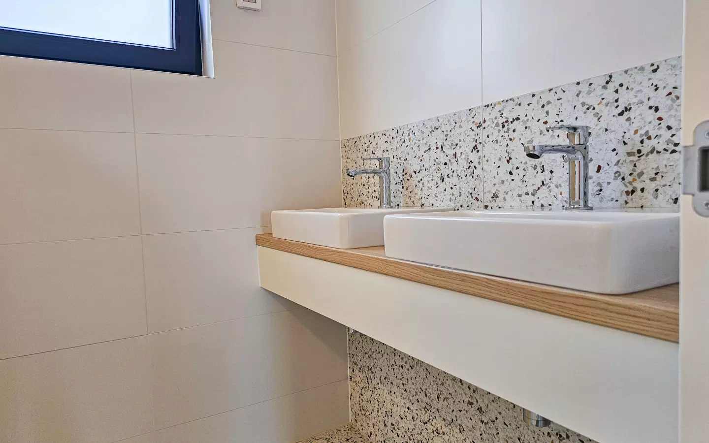 2-bedroom Apartment In Barbat Na Rabu, Croatia (81,88 M²)