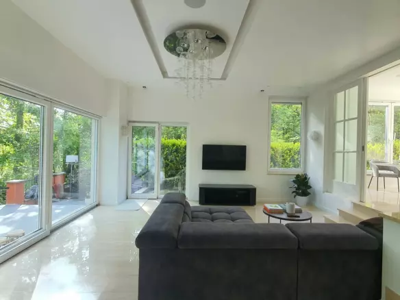 5-bedroom Villa In Remete, Croatia (675 M²)