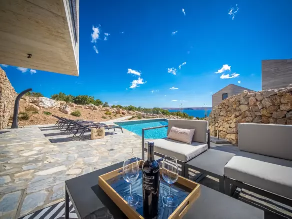 4-bedroom Villa In Karlobag, Croatia (150 M²)