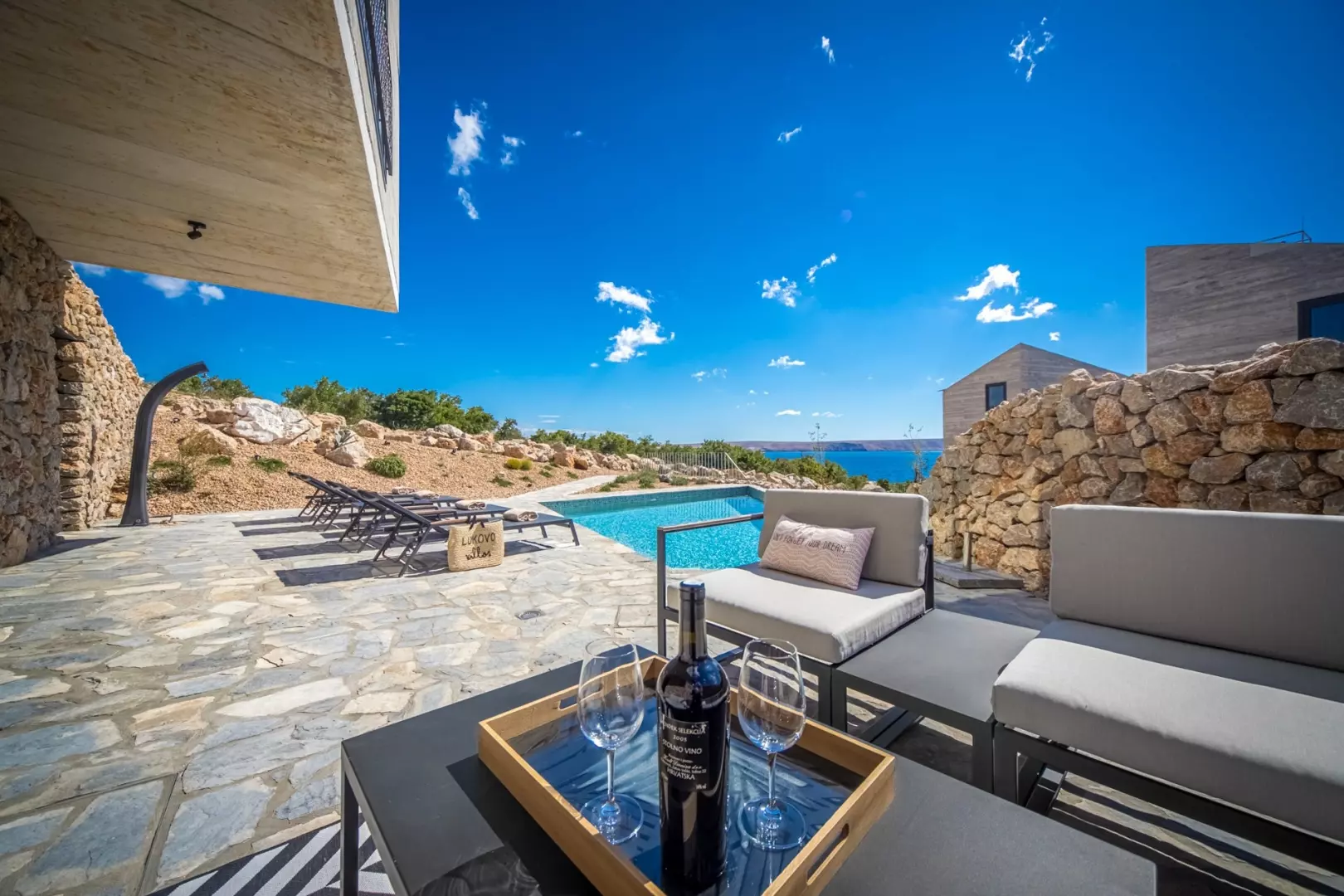 4-bedroom Villa In Karlobag, Croatia (150 M²)