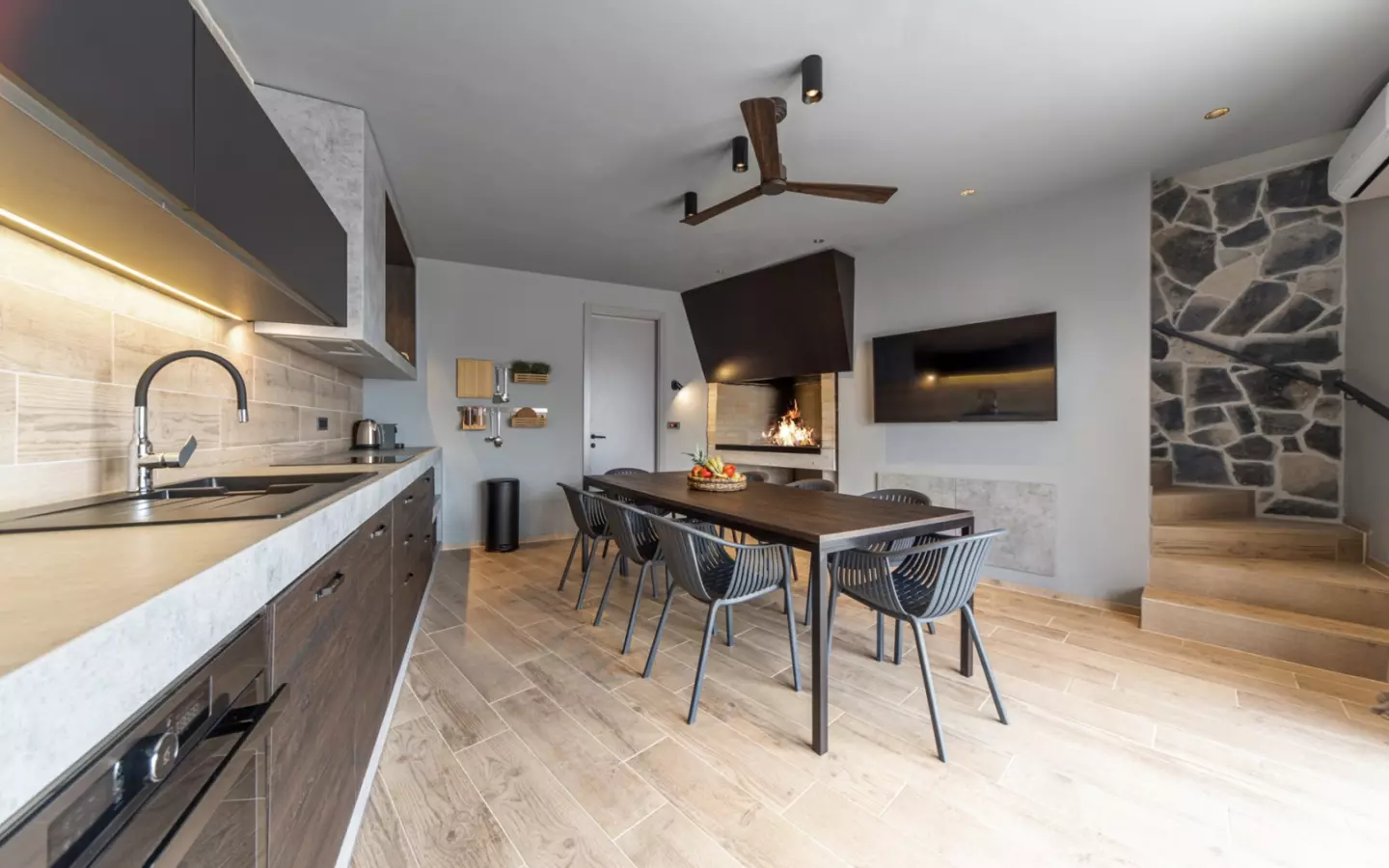 4-bedroom Villa In Karlobag, Croatia (150 M²)