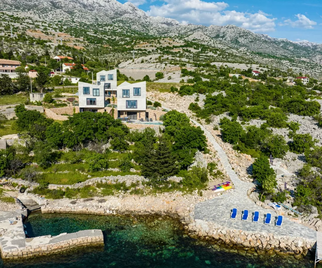 4-bedroom Villa In Karlobag, Croatia (150 M²)