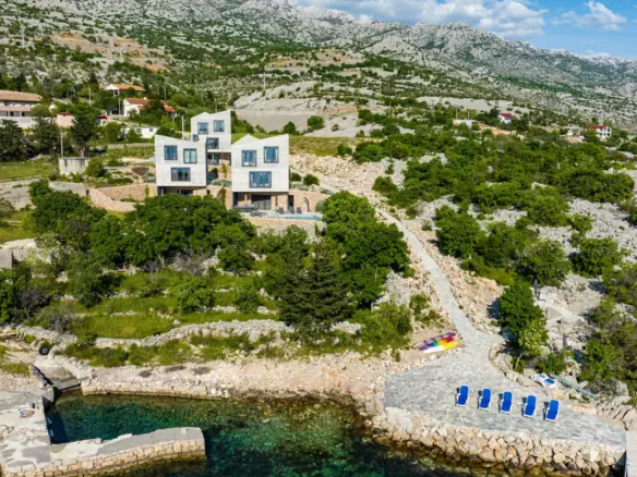 4-bedroom Villa In Karlobag, Croatia (150 M²)