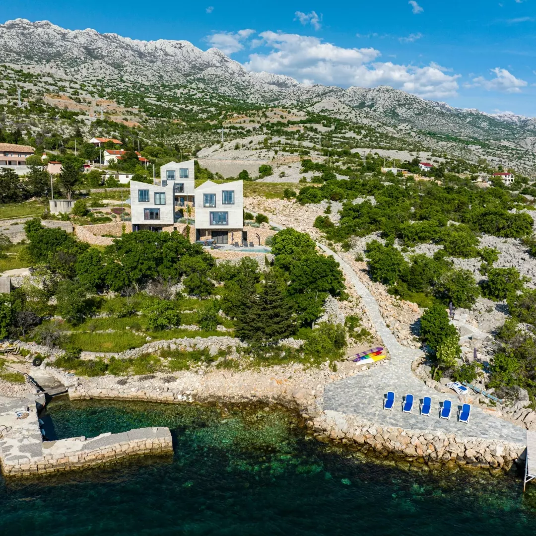 4-bedroom Villa In Karlobag, Croatia (150 M²)