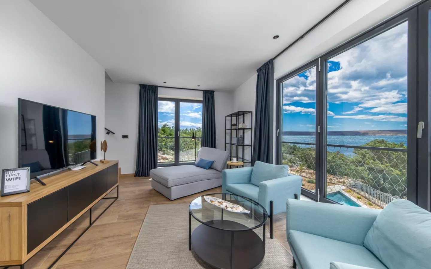 4-bedroom Villa In Karlobag, Croatia (150 M²)