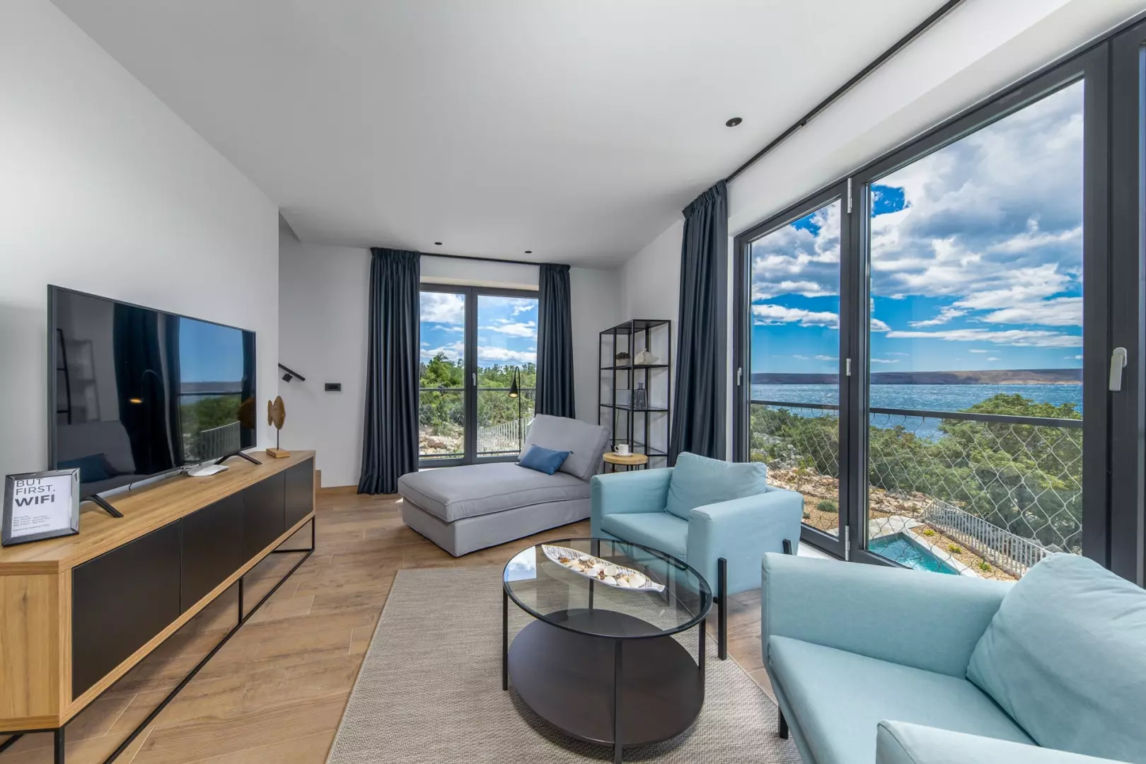 4-bedroom Villa In Karlobag, Croatia (150 M²)