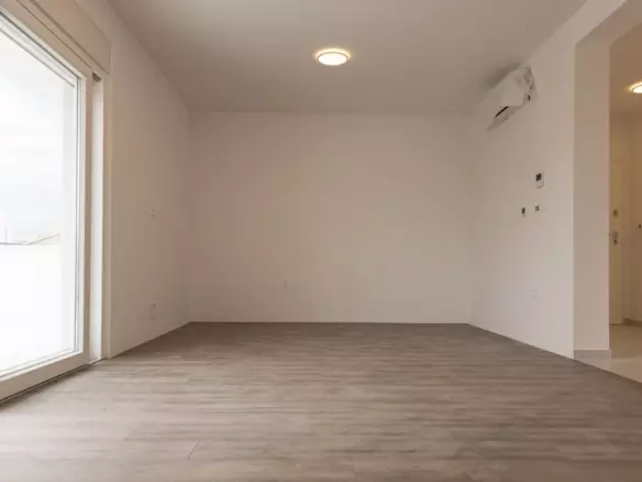3-bedroom Apartment In Vodice, Croatia (121,38 M²)