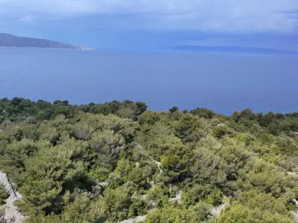 Land In Cres, Croatia (6.752 M²)