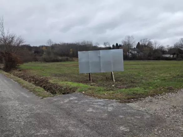 Land In Petrinja, Croatia (2.500 M²)