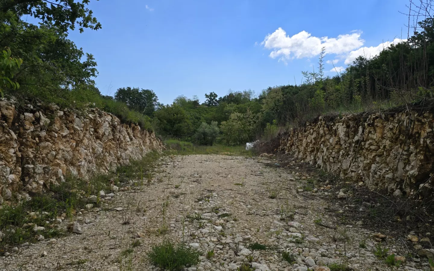 Land In Pićan, Croatia (1.818 M²)