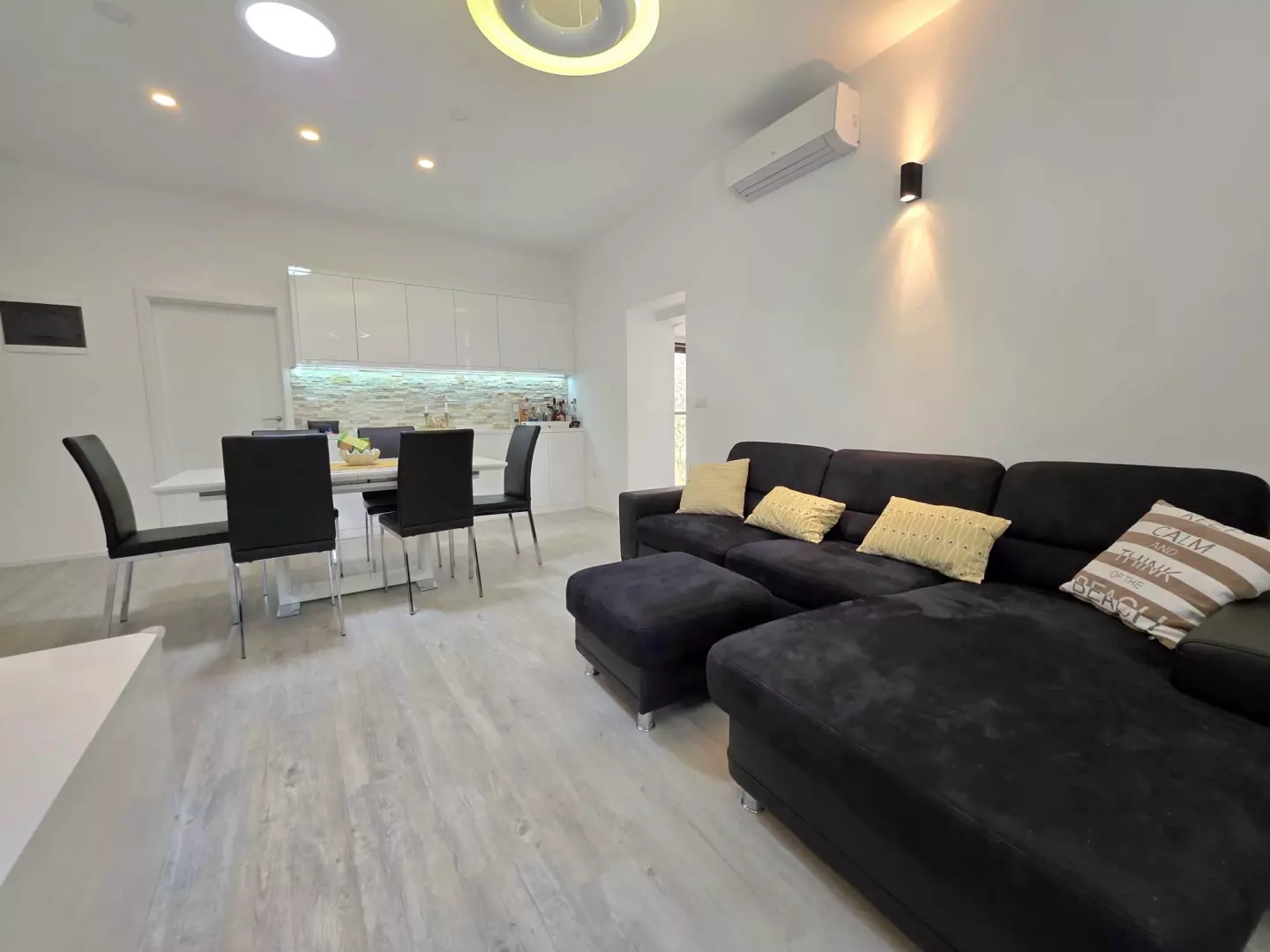 3-bedroom Apartment In Poreč, Croatia (97 M²)