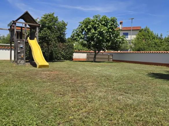 6-bedroom Detached House In Umag, Croatia (355 M²)
