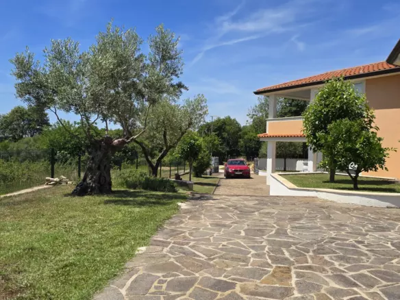 6-bedroom Detached House In Umag, Croatia (355 M²)