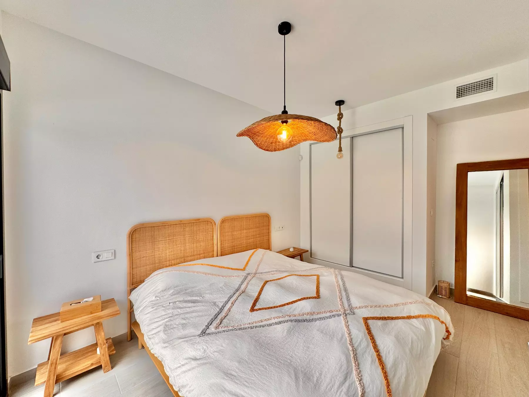 p-01aa0575ea3c6ec3-e3cb71 3-bedroom Villa In Alicante, Spain (125 M²)