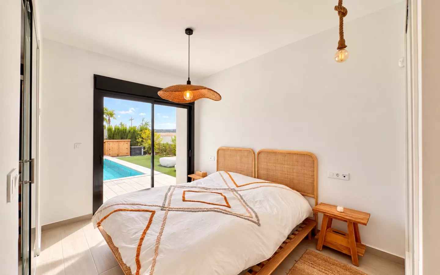3-bedroom Villa In Alicante, Spain (125 M²)