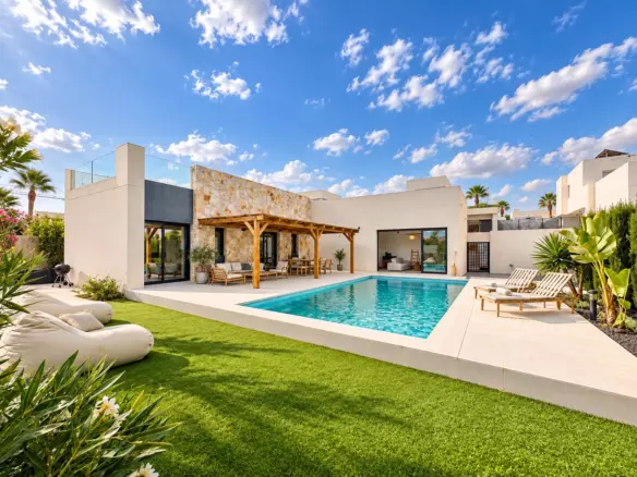 3-bedroom Villa In Alicante, Spain (125 M²)