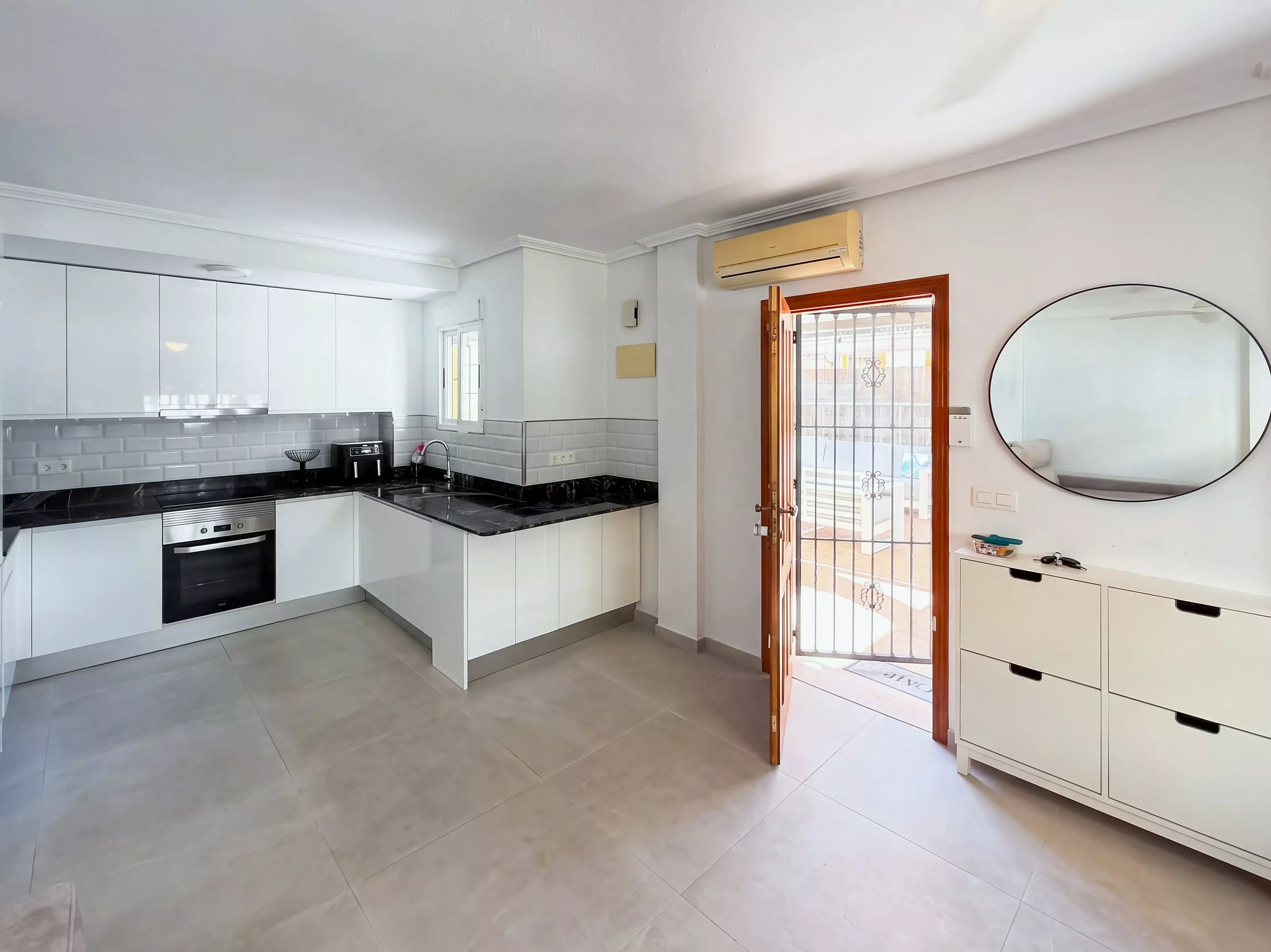 p-7e60fc0a973b4cdb-6f456f 3-bedroom Townhouse In Orihuela Costa, Spain (86 M²)
