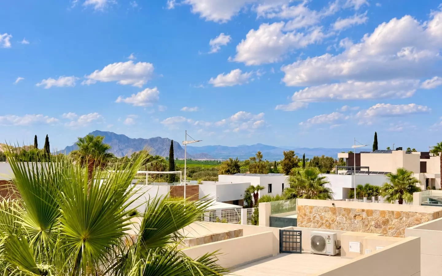 3-bedroom Villa In Alicante, Spain (125 M²)