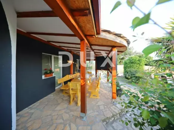 3-bedroom Villa In Debeljak, Croatia (239,46 M²)