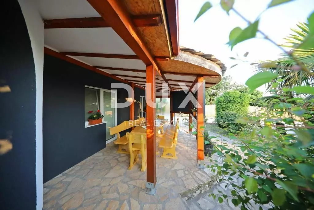 3-bedroom Villa In Debeljak, Croatia (239,46 M²)