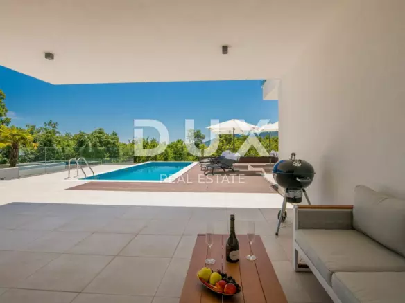 6-bedroom Villa In Veprinac, Croatia (516 M²)