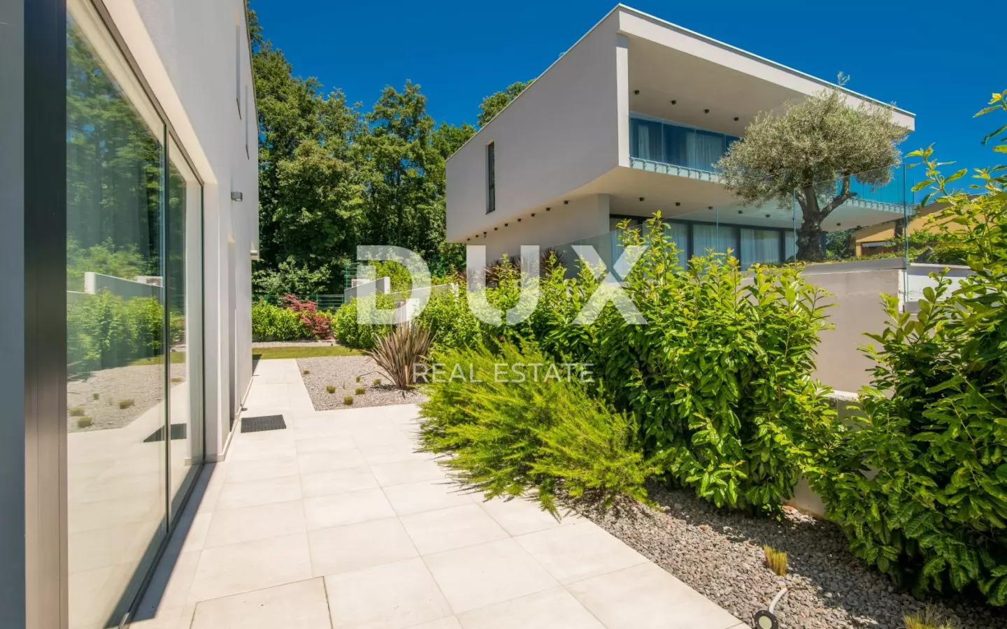 6-bedroom Villa In Veprinac, Croatia (516 M²)